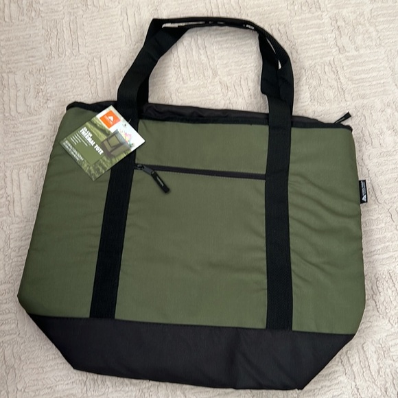 Ozark Trail 50-can thermal tote bag New with tags, green with black trim - Picture 13 of 16
